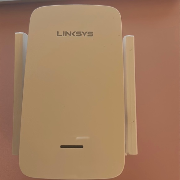 Linksys WiFi Extender - Picture 1 of 3